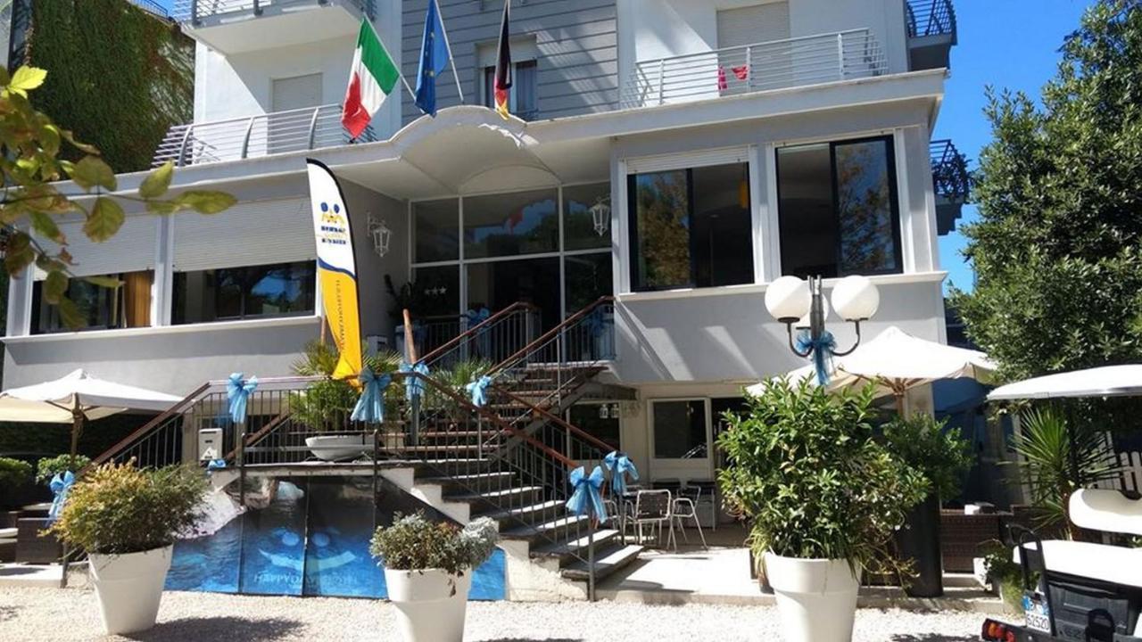 Hotel New Castle Cesenatico Exterior foto